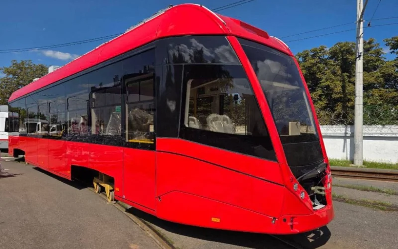 Óskemenge jańa tramvaılar jetkizildi 