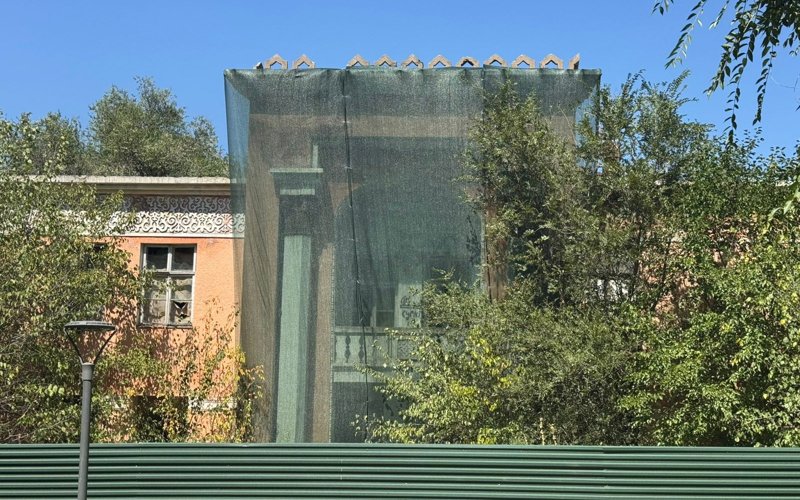 бывшая железнодорожная больница в Алматы бывшая железнодорожная больница в Алматы