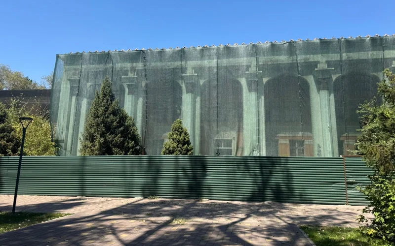 бывшая железнодорожная больница в Алматы 