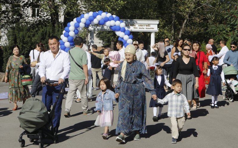 Алматы мектептерінде алғашқы қоңырау соғылды Первый звонок прозвенел в школах Алматы