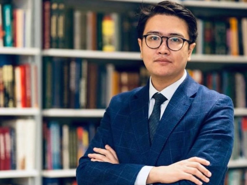 Искандер Акылбаев Искандер Акылбаев