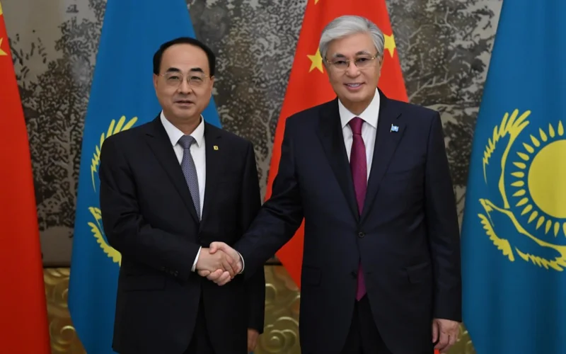 Мемлекет басшысы CRRC директорлар кеңесінің төрағасы Сунь Юнцайды қабылдады