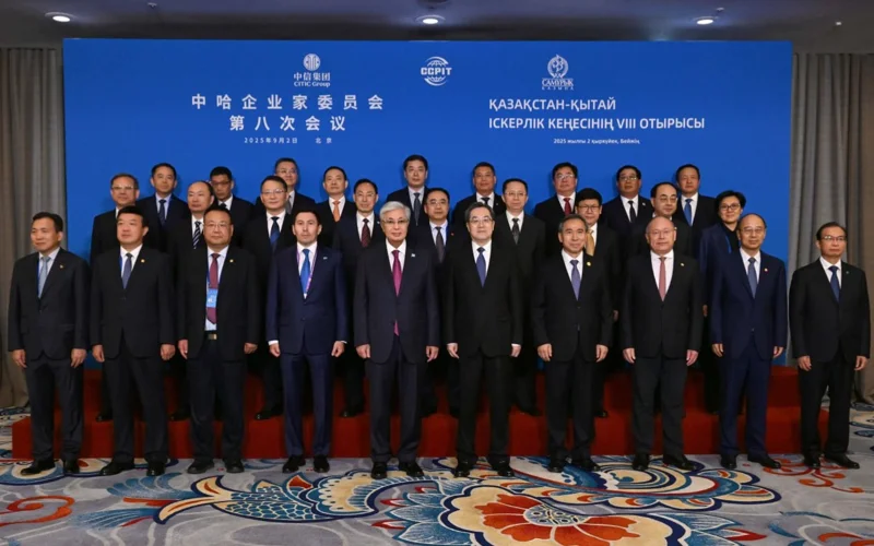 фото Президента с бизнес-элитой Китая