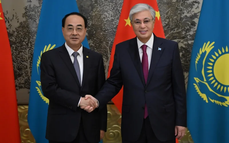 Глава государства принял председателя совета директоров CRRC Сунь Юнцая