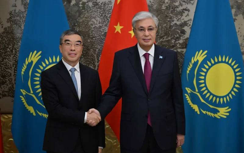 Касым-Жомарт Токаев принял председателя совета директоров Huawei Technologies Co. LTD Хуа Ляна