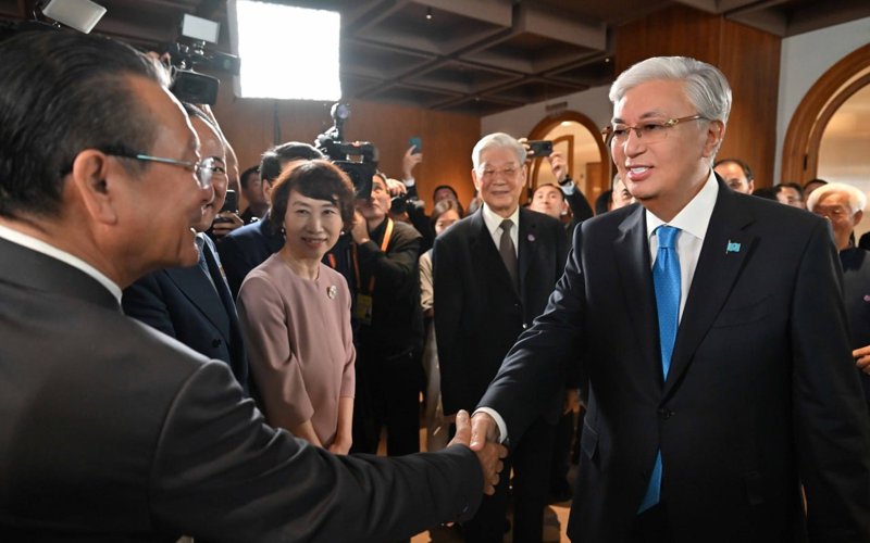 The Head of State had a warm conversation with the representatives of the Club of Friends of Kazakhstan and former Chinese ambassadors to Kazakhstan. China, Tokayev