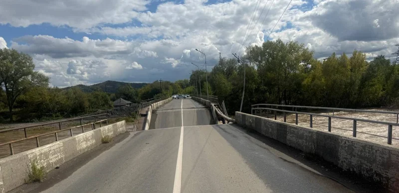 Өскеменде көпірдің құлауы: Сараптама жасау үшін Алматыдан мамандар шақырылды 