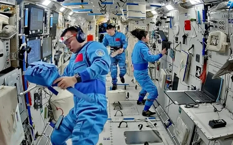 Китайские ученые разработали стиральную машину для космоса