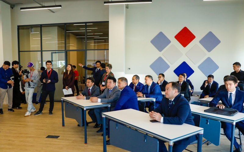 Открытие университета Кардифф Открытие университета Кардифф