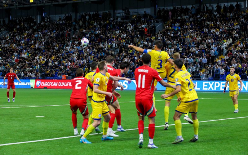 Казахстан уступает сборной Уэльса после первого тайма