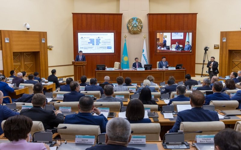 Олжас Бектенов AMANAT партиясы фракциясының кеңейтілген жиынына қатысты Олжас Бектенов AMANAT партиясы фракциясының кеңейтілген жиынына қатысты