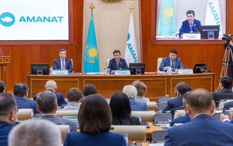 Amanat party PM Bektenov addresses Amanat party faction ahead of President’s annual address