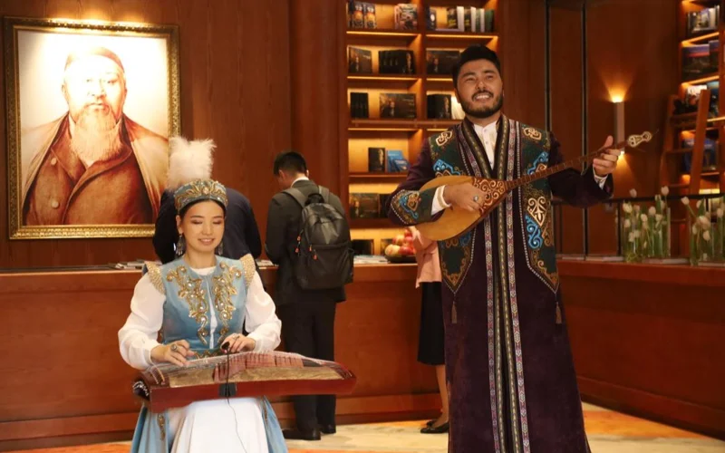 哈萨克斯坦首个海外文化中心在北京揭幕 成两国文化交流新平台