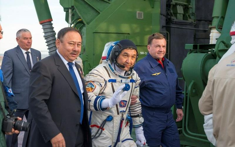 космический полет Аимбетов
