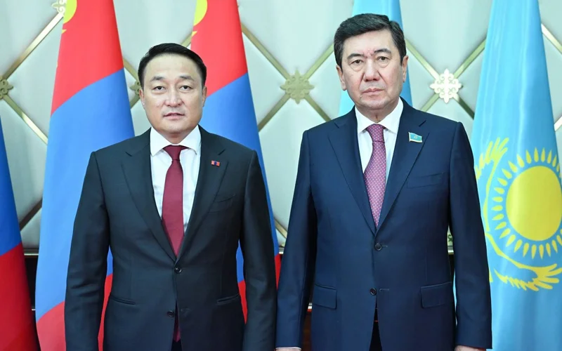 Mońǵolııanyń Uly Memlekettik Hýralynyń tóraǵasy Qazaqstanǵa resmı saparmen keldi