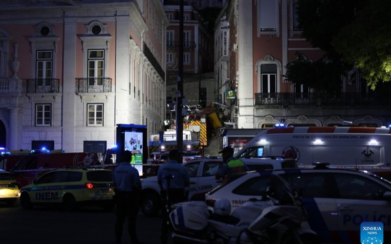 Lisbon's Gloria Funicular derails, leaving 15 dead, 18 injured Lisbon's Gloria Funicular derails, leaving 15 dead, 18 injured