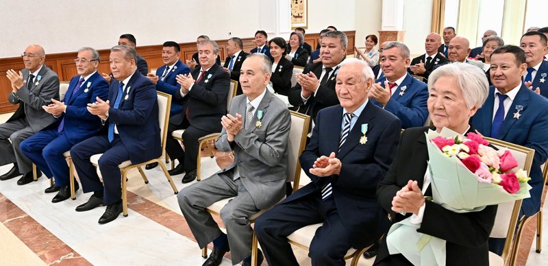 Munaı-gaz salasy qyzmetkerlerine memlekettik nagradalar tabys etildi