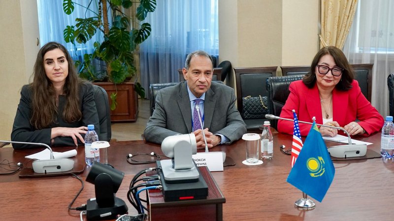 Serik Jumanǵarın AQSh saýda palatasymen jáne iri amerıkalyq kompanııalardyń ókilderimen kezdesti Serik Jumanǵarın AQSh saýda palatasymen jáne iri amerıkalyq kompanııalardyń ókilderimen kezdesti