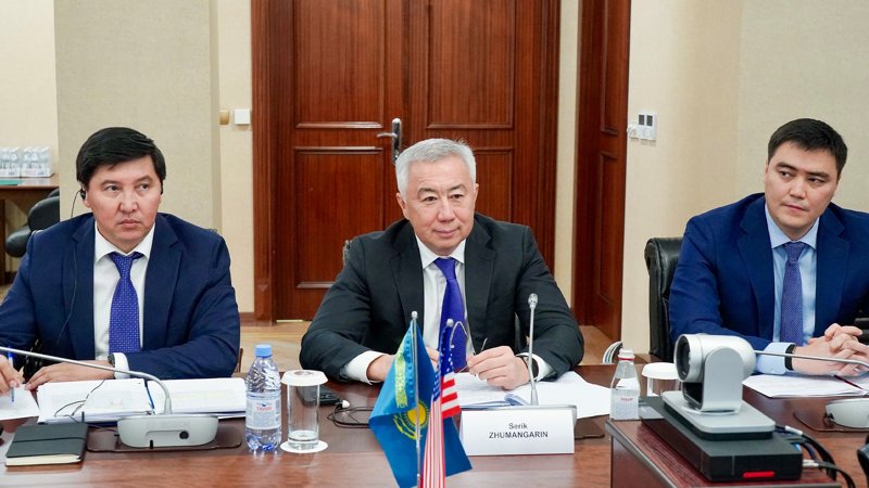 Serik Jumanǵarın AQSh saýda palatasymen jáne iri amerıkalyq kompanııalardyń ókilderimen kezdesti Serik Jumanǵarın AQSh saýda palatasymen jáne iri amerıkalyq kompanııalardyń ókilderimen kezdesti