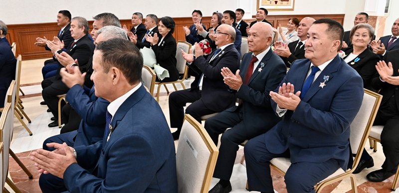 Munaı-gaz salasy qyzmetkerlerine memlekettik nagradalar tabys etildi