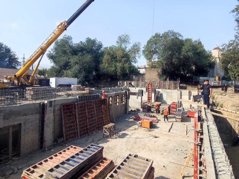 Строительство культурных объектов в Алматы: акимат проверил ход работы п