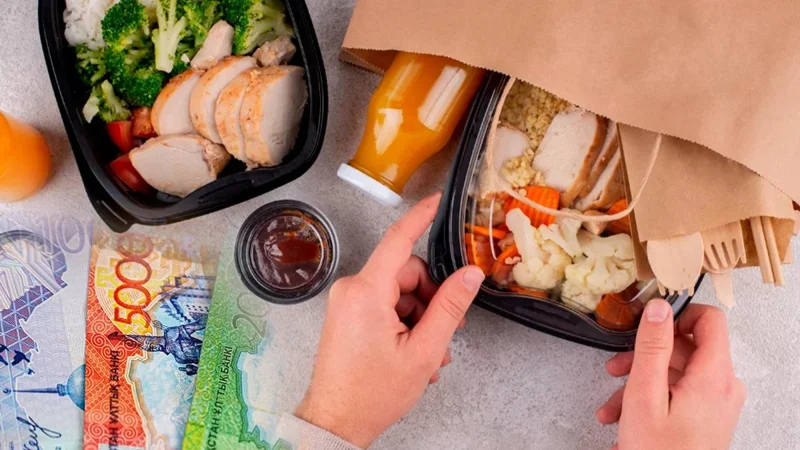 Қозоғистон шаҳарларида тушлик тўплами қанча туради