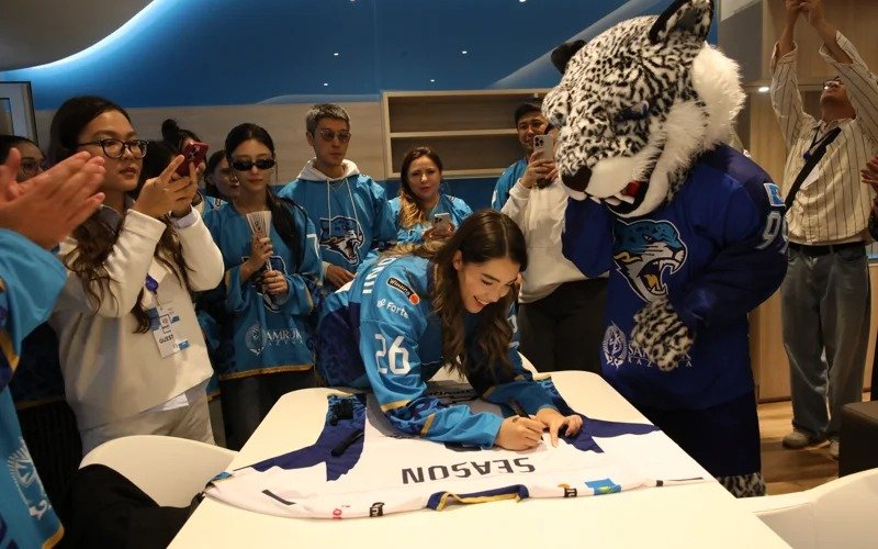 Barys started the season with a victory over Traktor in overtime. Barys started the season with a victory over Traktor in overtime.