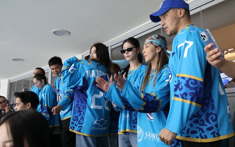 Участники Silk Way Star посетили матч «Барыс» – «Трактор» Участники Silk Way Star посетили матч «Барыс» – «Трактор»