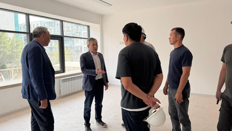Школы, детсады и поликлиники: акимат проверил строящиеся соцобъекты в одном из районов Алматы  р