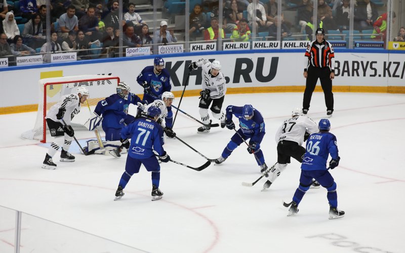 «Барыс» одолел челябинский «Трактор» «Барыс» одолел челябинский «Трактор»