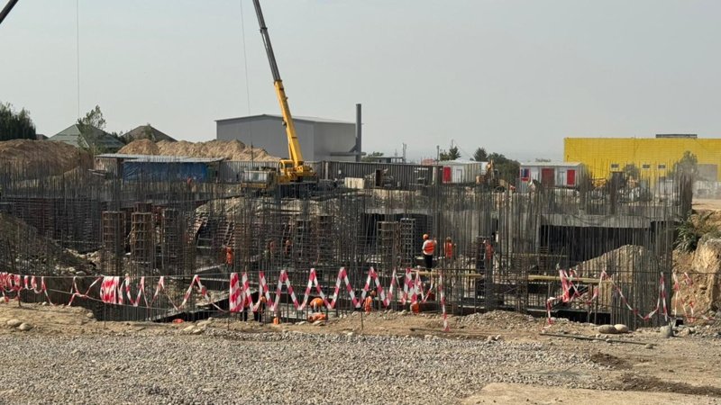 Школы, детсады и поликлиники: акимат проверил строящиеся соцобъекты в одном из районов Алматы  р