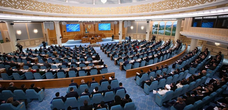 Úkimet keminde 15 jyl boıy áleýmettik masyldyq pen alaıaqtyqqa jol berip keldi — Prezıdent 