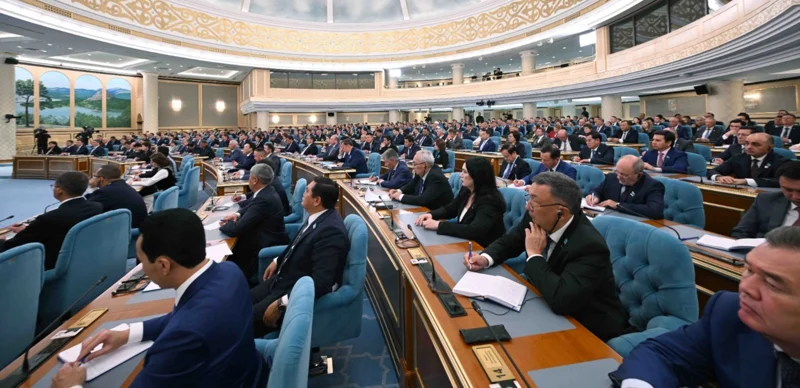 ПРЕЗИДЕНТ БІР ПАЛАТАЛЫ ПАРЛАМЕНТ ҚҰРУ БАСТАМАСЫН КӨТЕРДІ