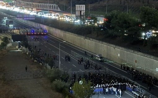 Стамбул охватили массовые акции протеста
