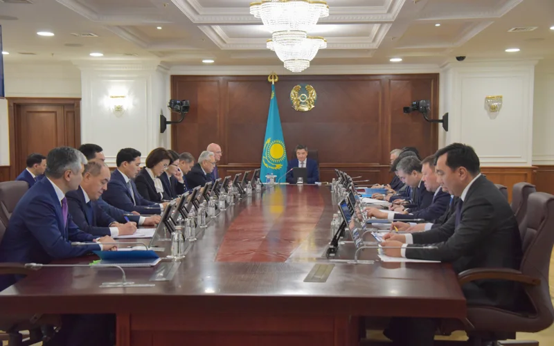 Премьер-министр Казахстана поручил расширить использование цифрового тенге в госпроектах