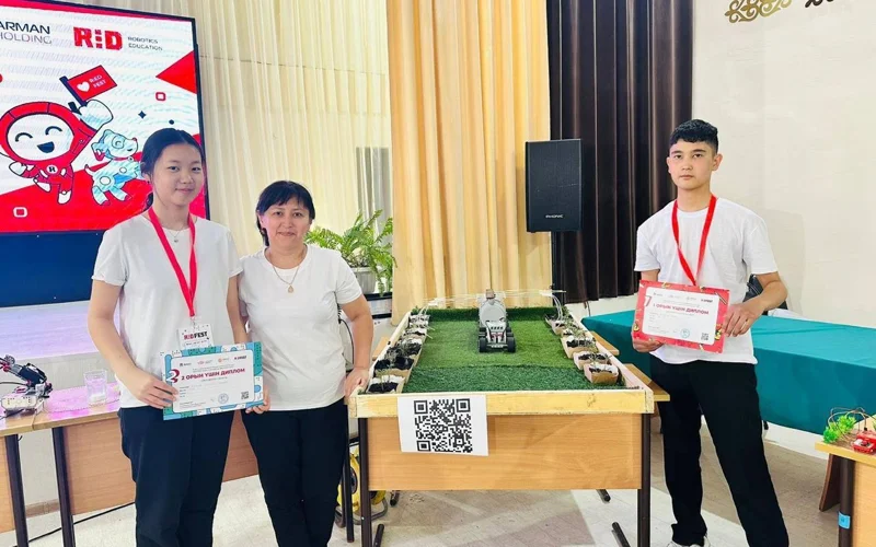 Абай облысының оқушысы бақша суаратын робот ойлап тапты