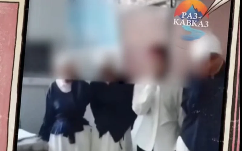 Видео со школьницами в хиджабах прокомментировали в Минпросвещения РК