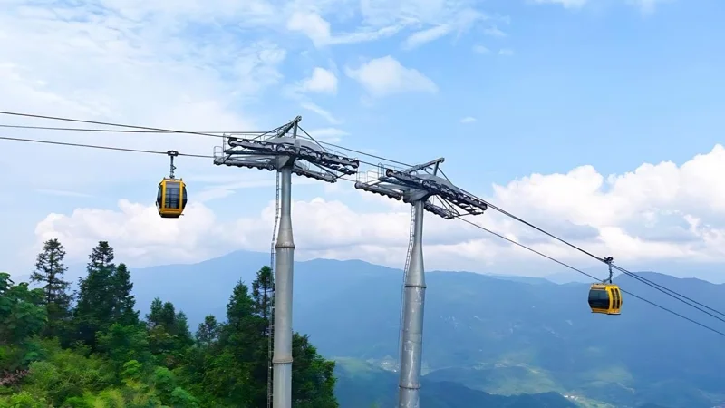 Самую длинную канатную дорогу запускают в Китае