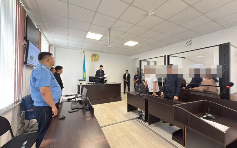 Aqtóbede oıyn bıznesin zańsyz uıymdastyrǵan aǵaıyndylar sottaldy