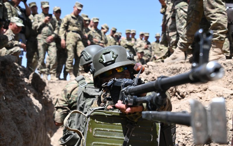 армия солдаты