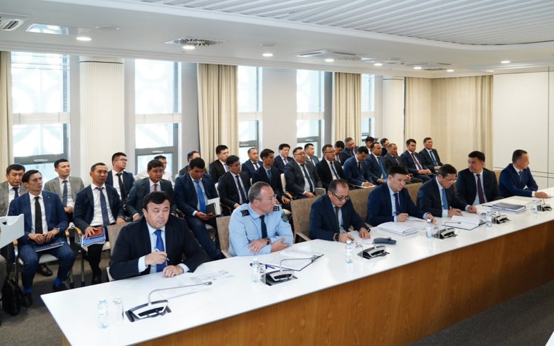 Tsıfrlyq tehnologııalar men agrosektorǵa basymdyq: Túrkistanda keńeıtilgen jıyn ótti
