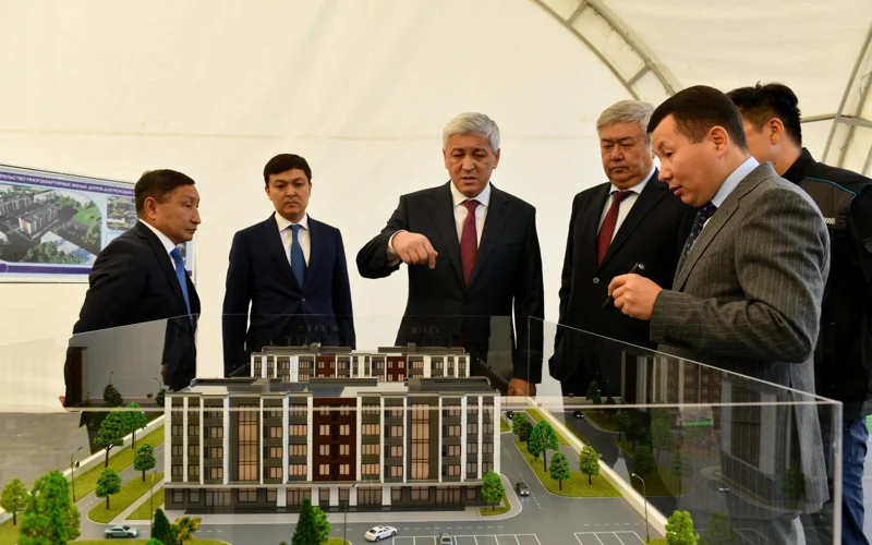 Социальная инициатива в энергетике: в Топаре возводят жилье для молодых кадров