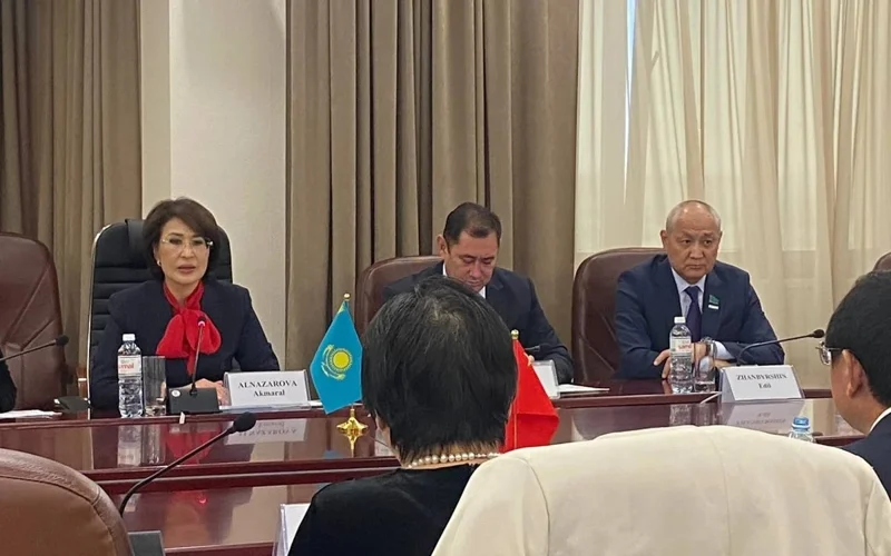 Алназарова