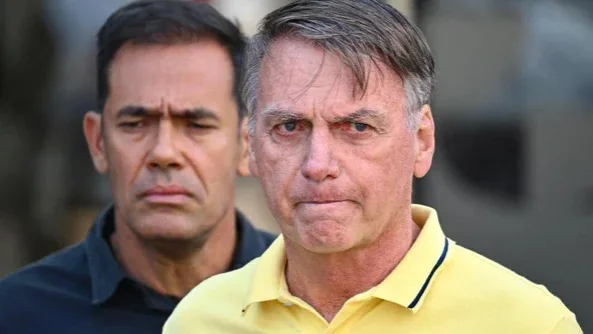 Экс-президент Бразилии Жаир Болсонару взят под домашний арест