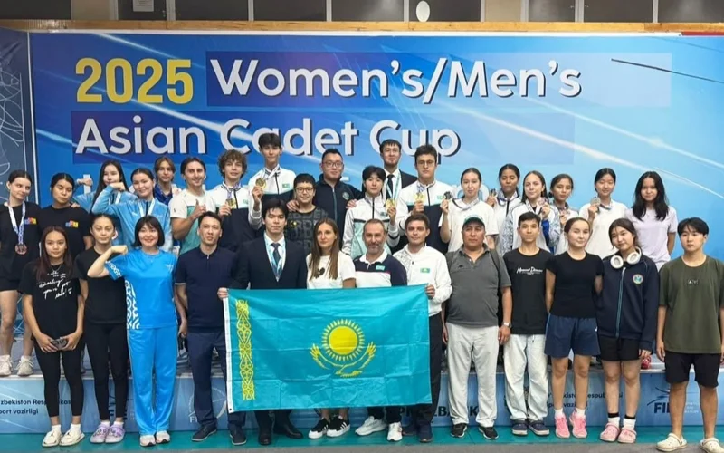Казахстан завоевал «золото» на Кубке Азии по фехтованию среди кадетов