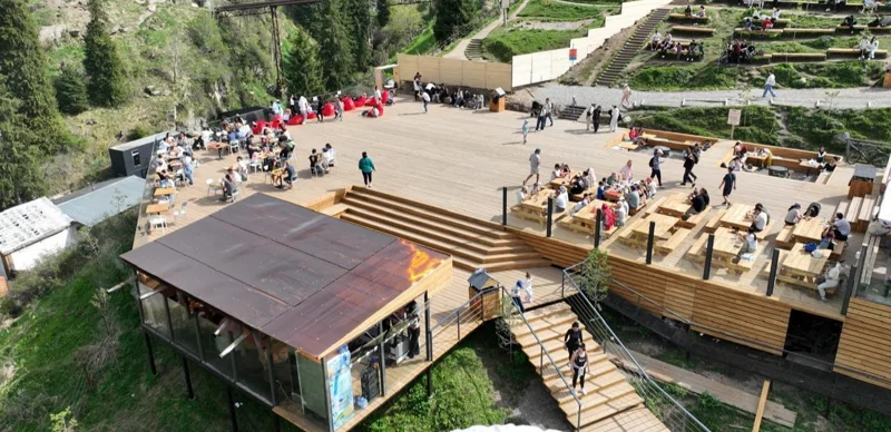 Алматыға жарты жылда 1,1 миллионнан астам турист келді