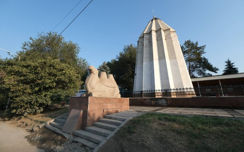 Райымбек батырдың мемориалдық кешені қайта жаңғыртылуда Райымбек батырдың мемориалдық кешені қайта жаңғыртылуда