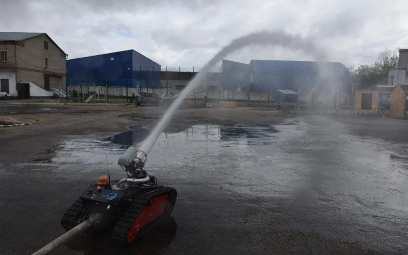 В Казахстане задействуют робота для тушения опасных пожаров