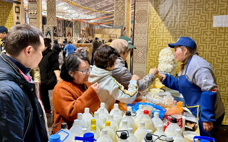 Астанада Ақтөбе облысының ауыл шаруашылығы жәрмеңкесі өтіп жатыр