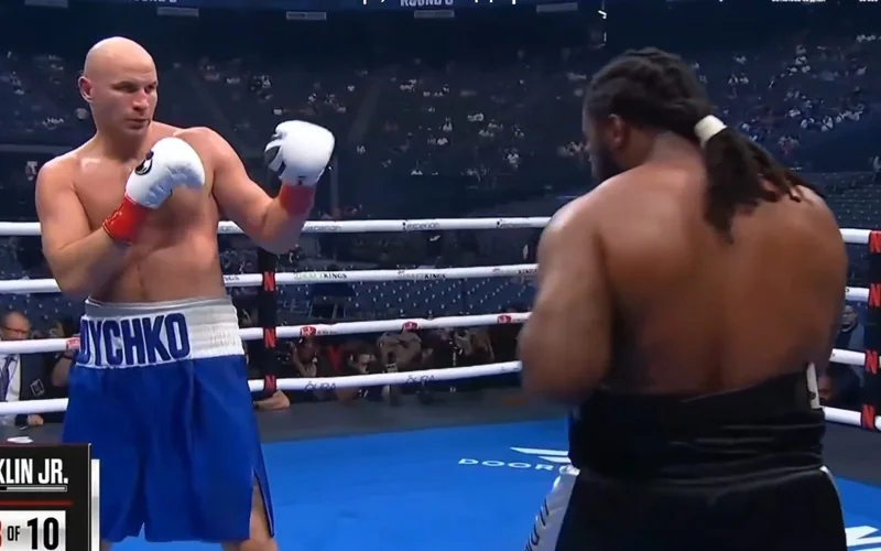 Казахстанский боксер Дычко проиграл впервые в карьере 